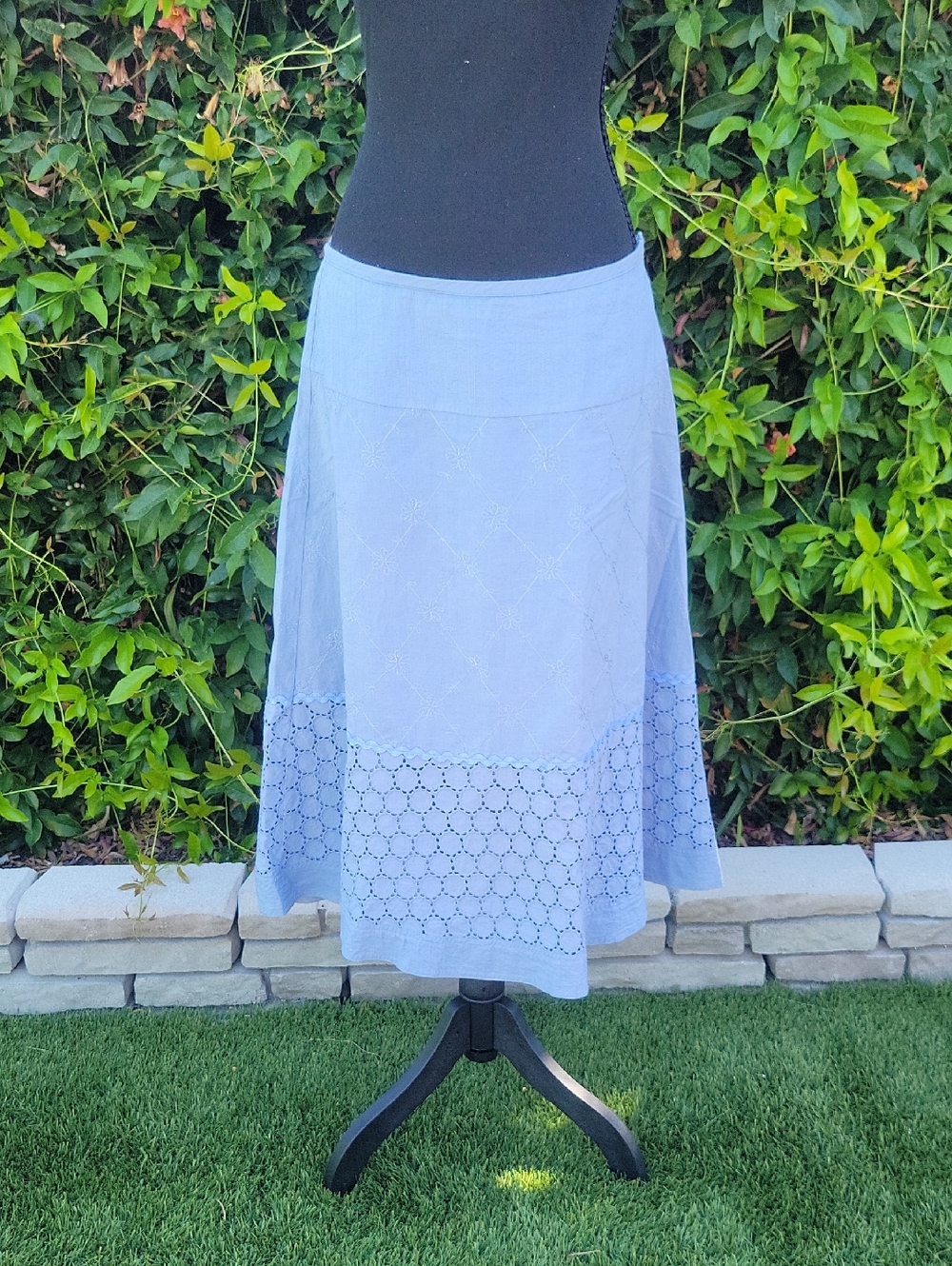 Light Blue A-Line 100% Cotton Eyelet Hem Embroidered Skirt Sz 10